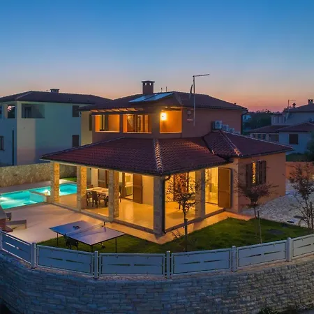 Gloria, With Heated Pool Villa