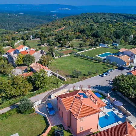 Gloria, With Heated Pool *