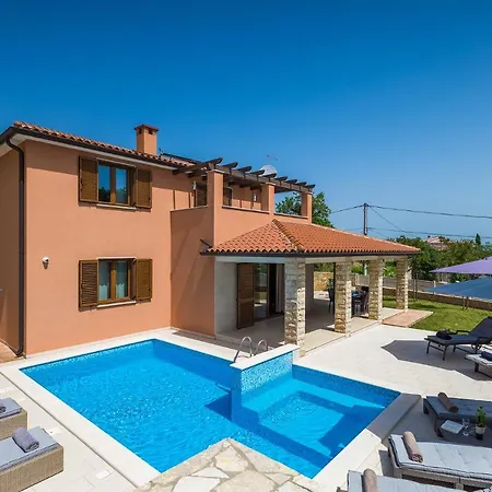 Villa Gloria, With Heated Pool