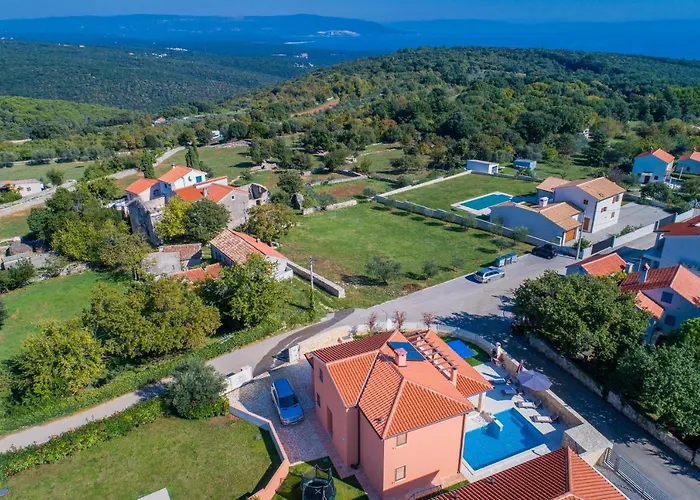 Gloria, With Heated Pool *