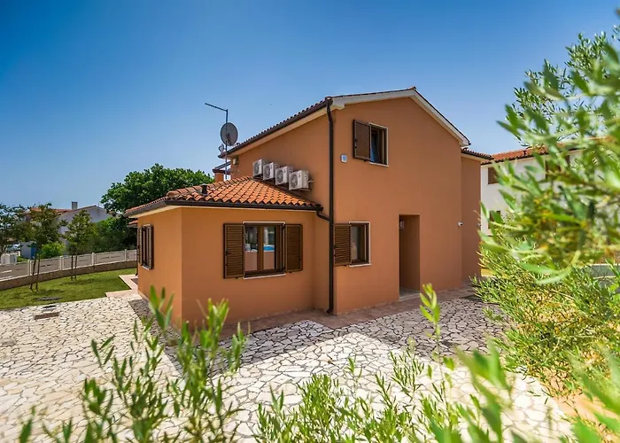 Villa Gloria, With Heated Pool