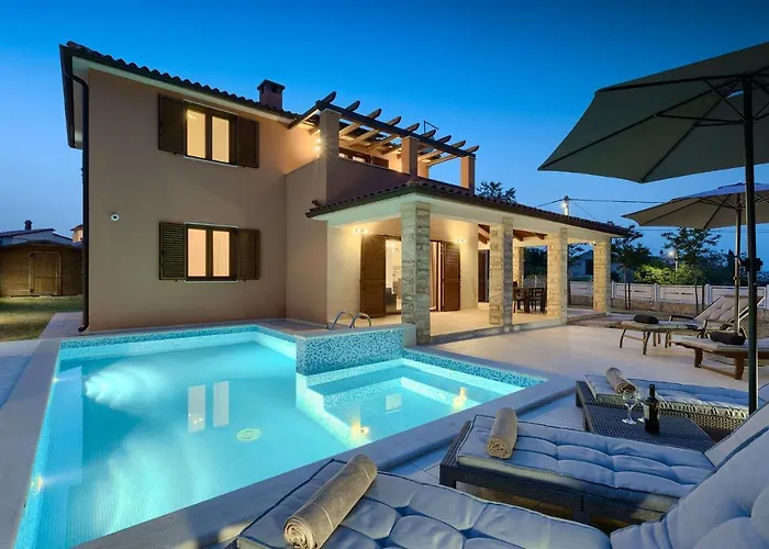 Gloria, With Heated Pool Kavran