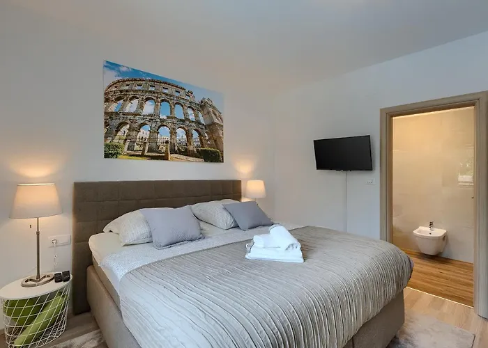 Gloria, With Heated Pool * Kavran