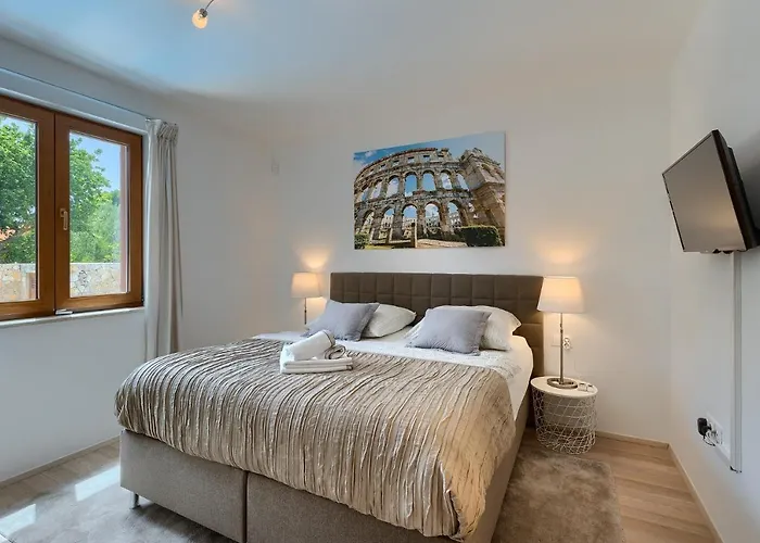 Gloria, With Heated Pool * Kavran