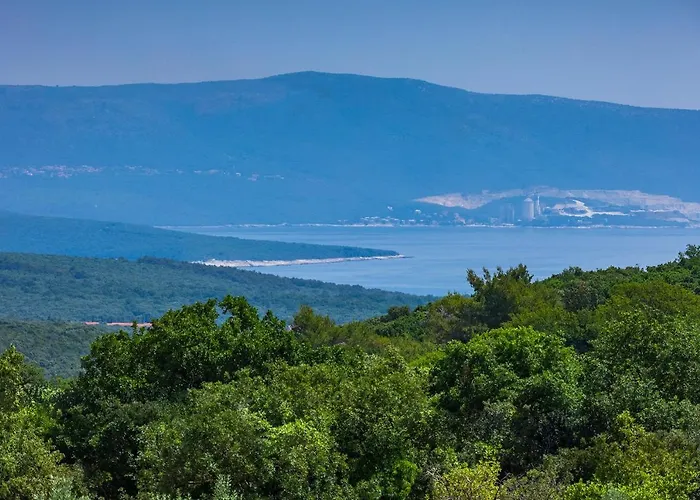 Gloria, With Heated Pool Kavran