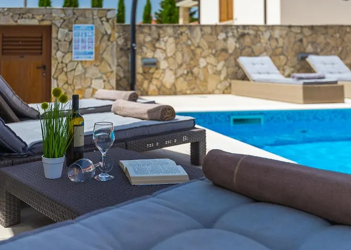 Villa Gloria, With Heated Pool Kavran