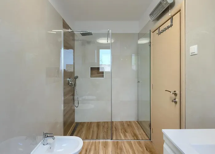 Gloria, With Heated Pool Villa