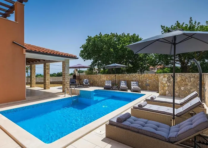 Gloria, With Heated Pool