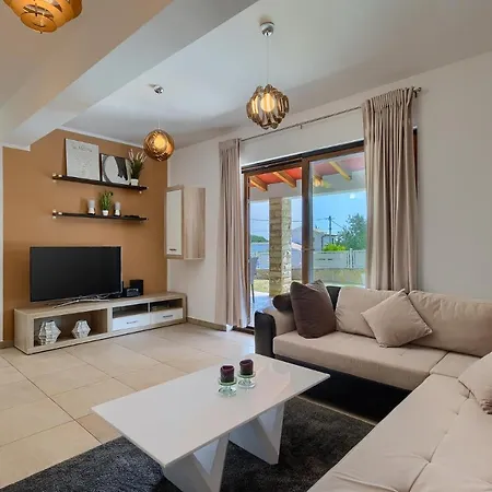 Villa Gloria, With Heated Pool