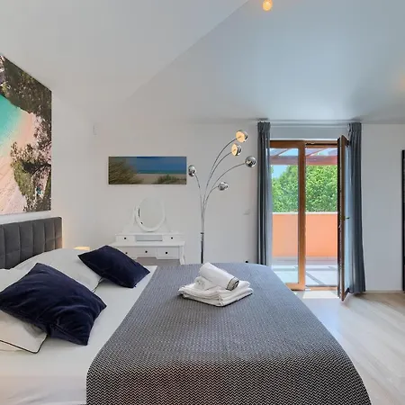 Villa Gloria, With Heated Pool Kavran