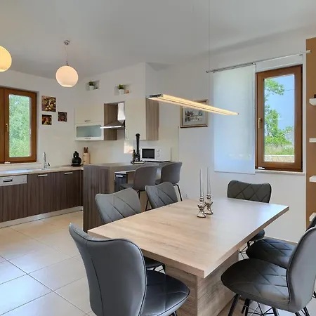 Villa Gloria, With Heated Pool Kavran