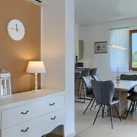 Villa Gloria, With Heated Pool Kavran