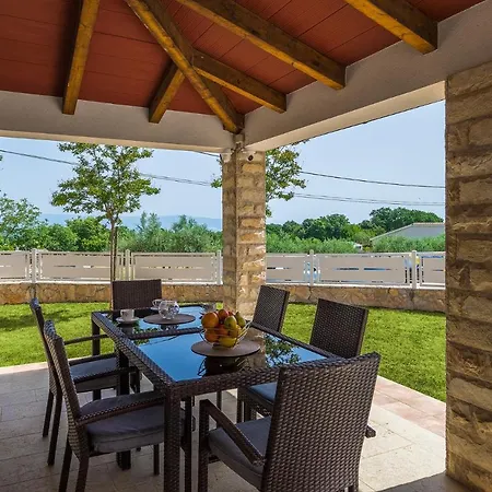 Gloria, With Heated Pool *