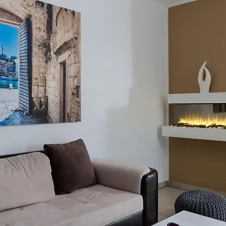 Gloria, With Heated Pool Kavran