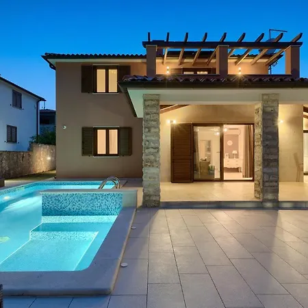 Gloria, With Heated Pool Villa