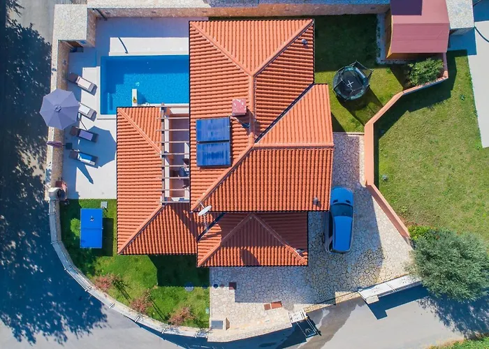 Villa Gloria, With Heated Pool Kavran