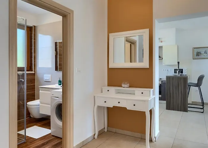 Villa Gloria, With Heated Pool Kavran