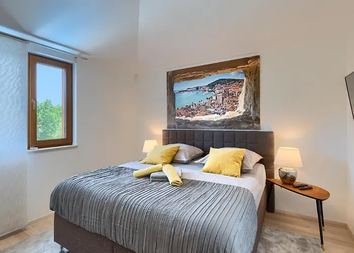 Villa Gloria, With Heated Pool *