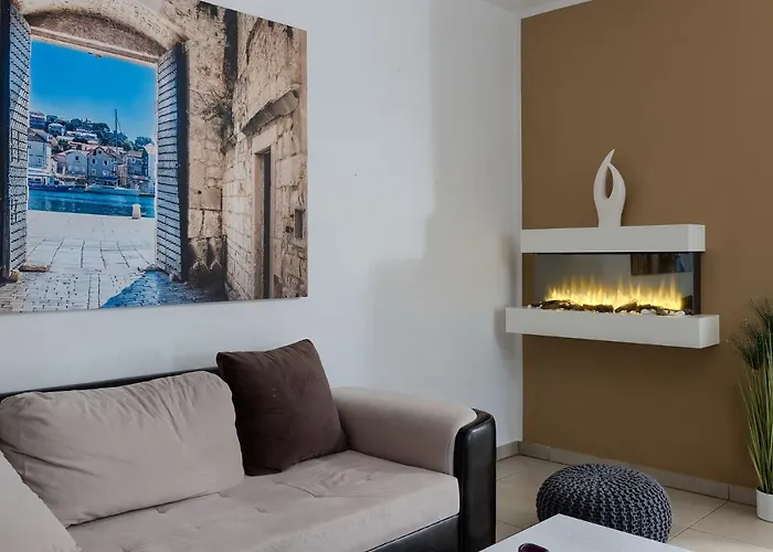 Gloria, With Heated Pool Kavran